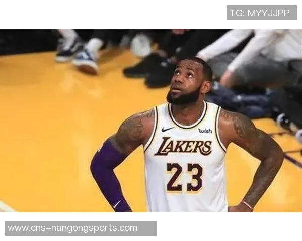 篮球明星的颜值争议背后隐藏的运动精神与个人魅力探讨